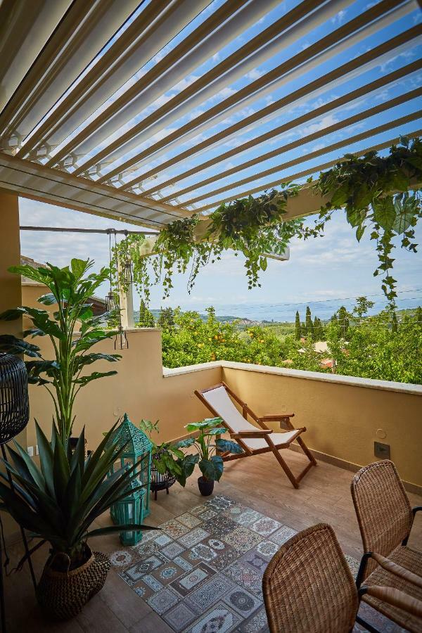 Lianelia LUXURY Village House Argyrades Esterno foto