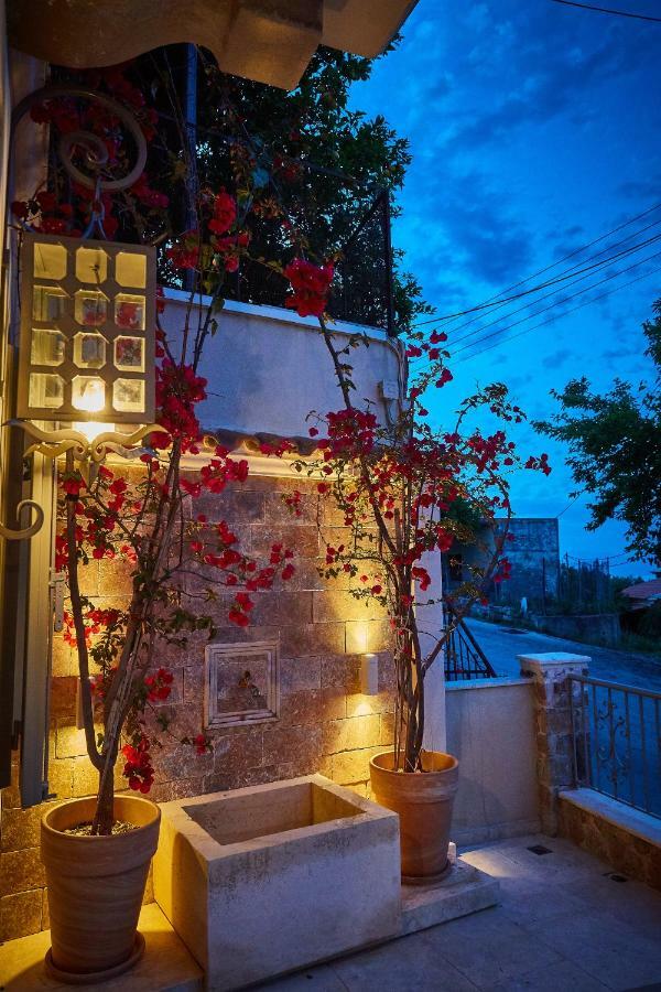 Lianelia LUXURY Village House Argyrades Esterno foto